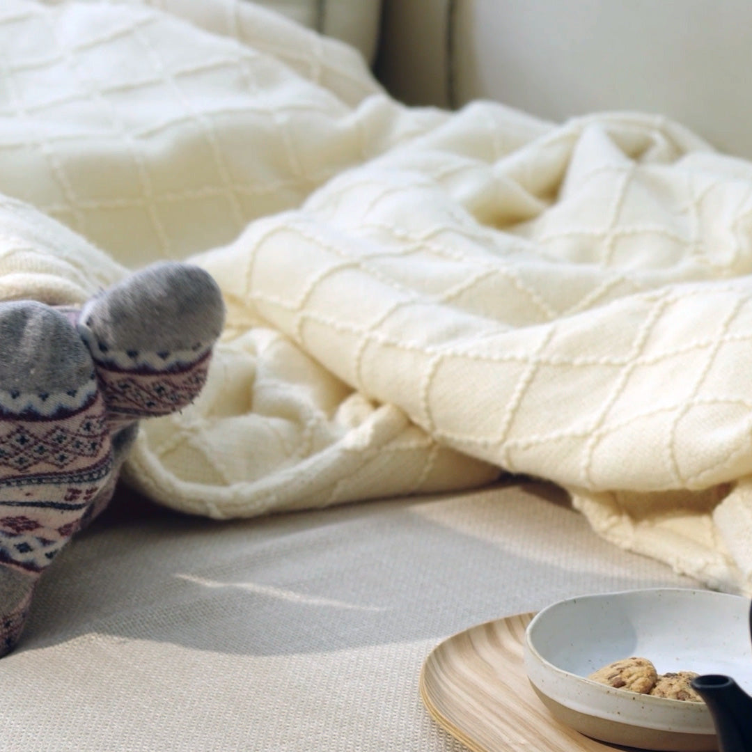 BOHEM Heated Sofa Blanket